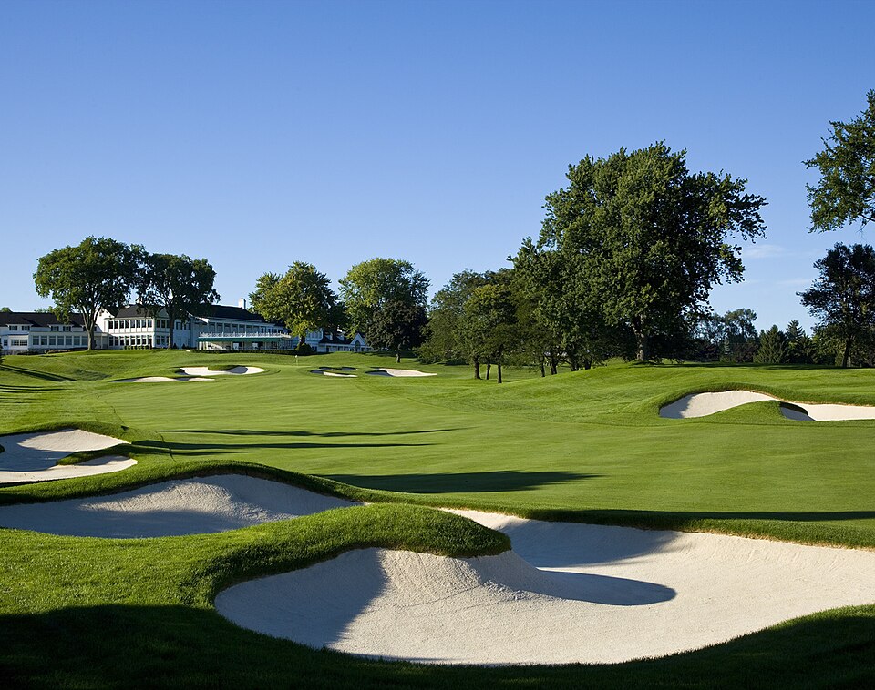 Silver Hills Golf Resort logo
